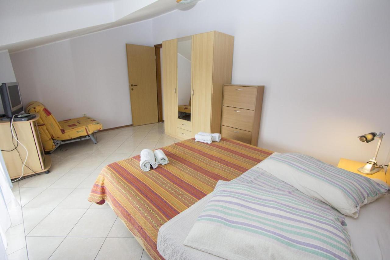 Apartments Rajci โรวีน ห้อง รูปภาพ