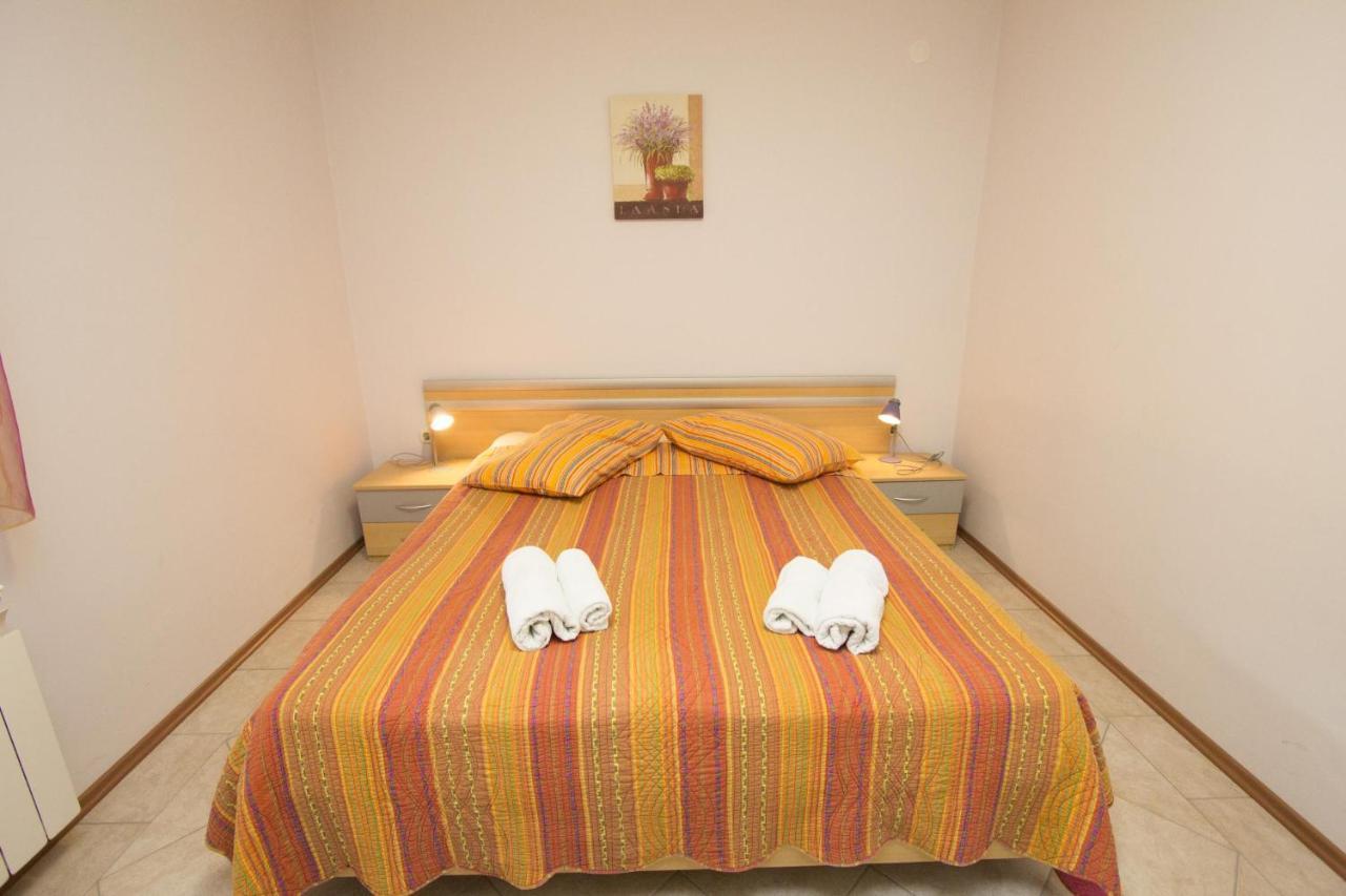 Apartments Rajci โรวีน ห้อง รูปภาพ